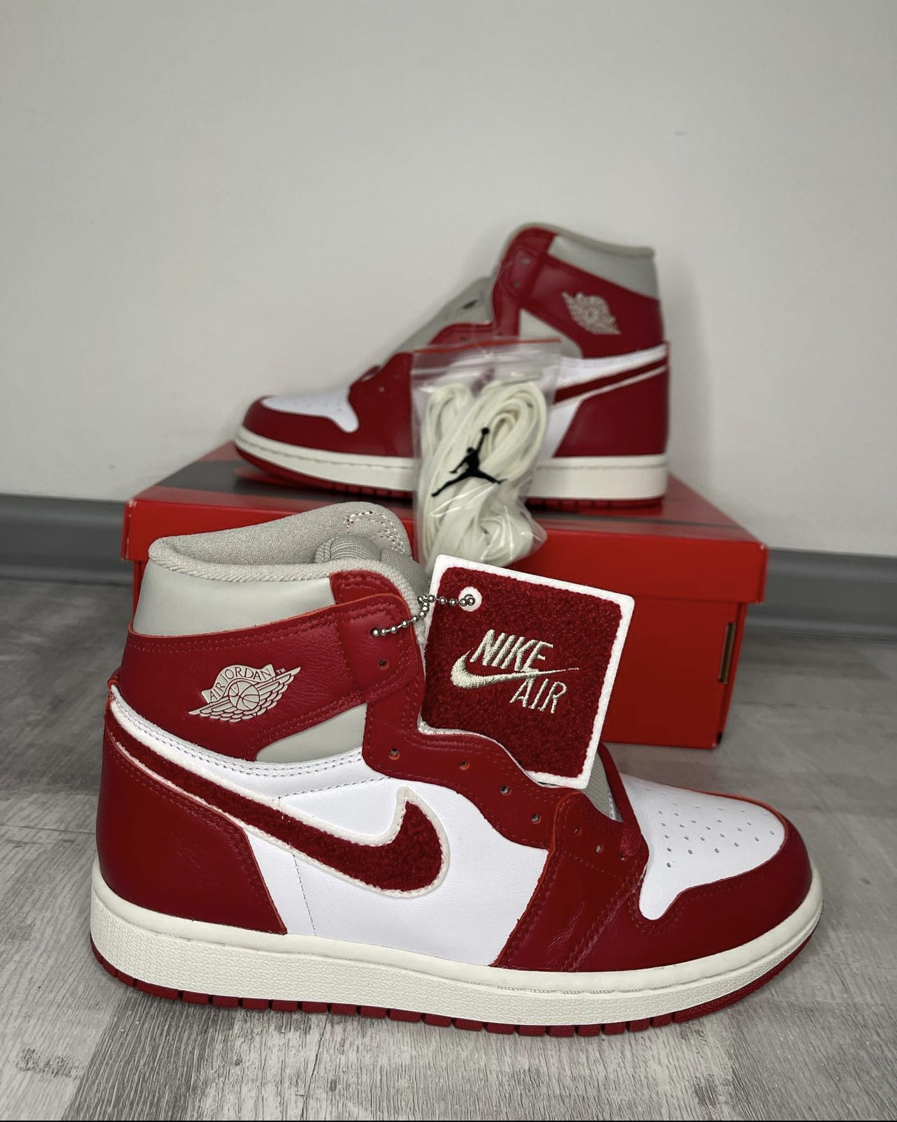 air jordan 1 high varsity red