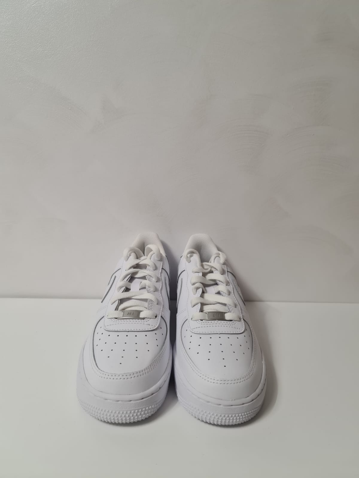 nike air force 1 low triple white