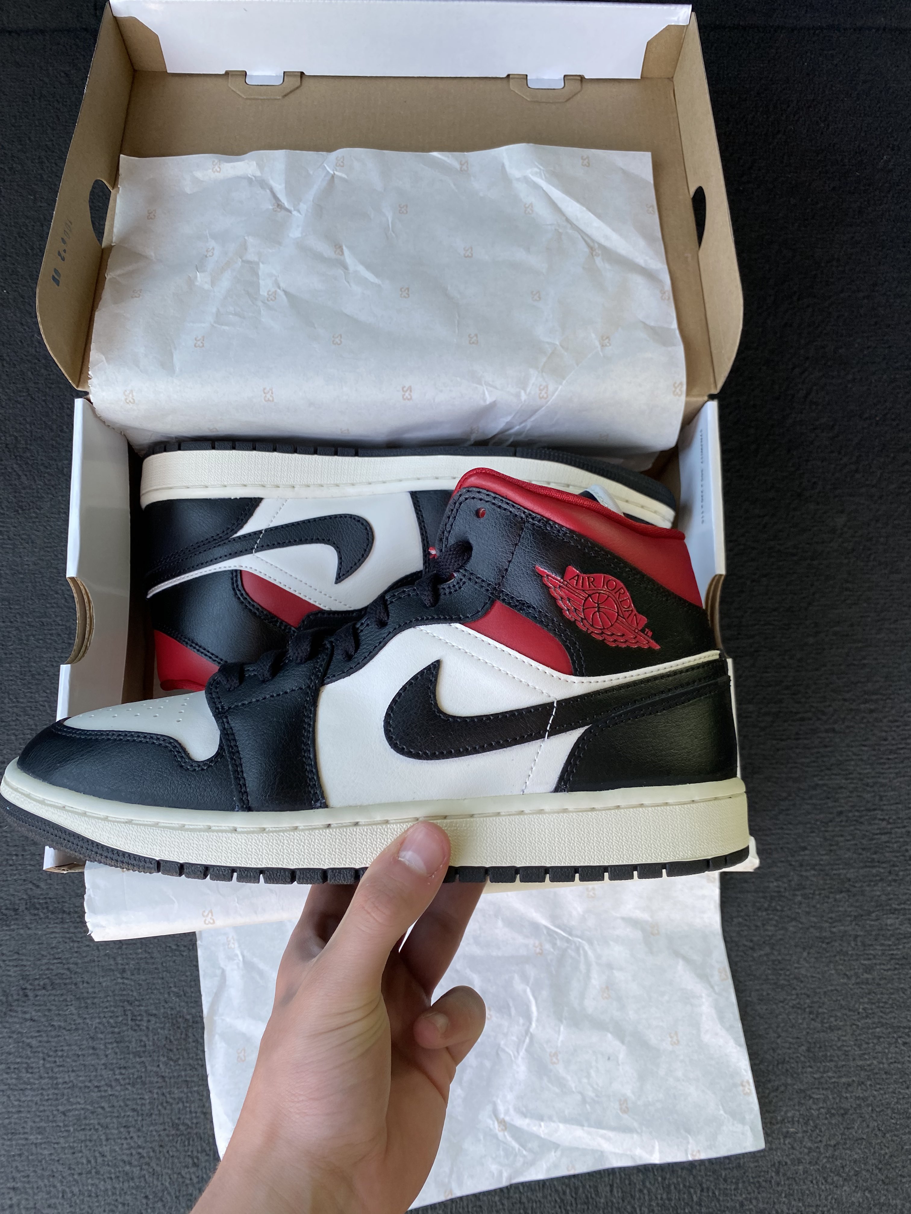 aj1 gym red mid