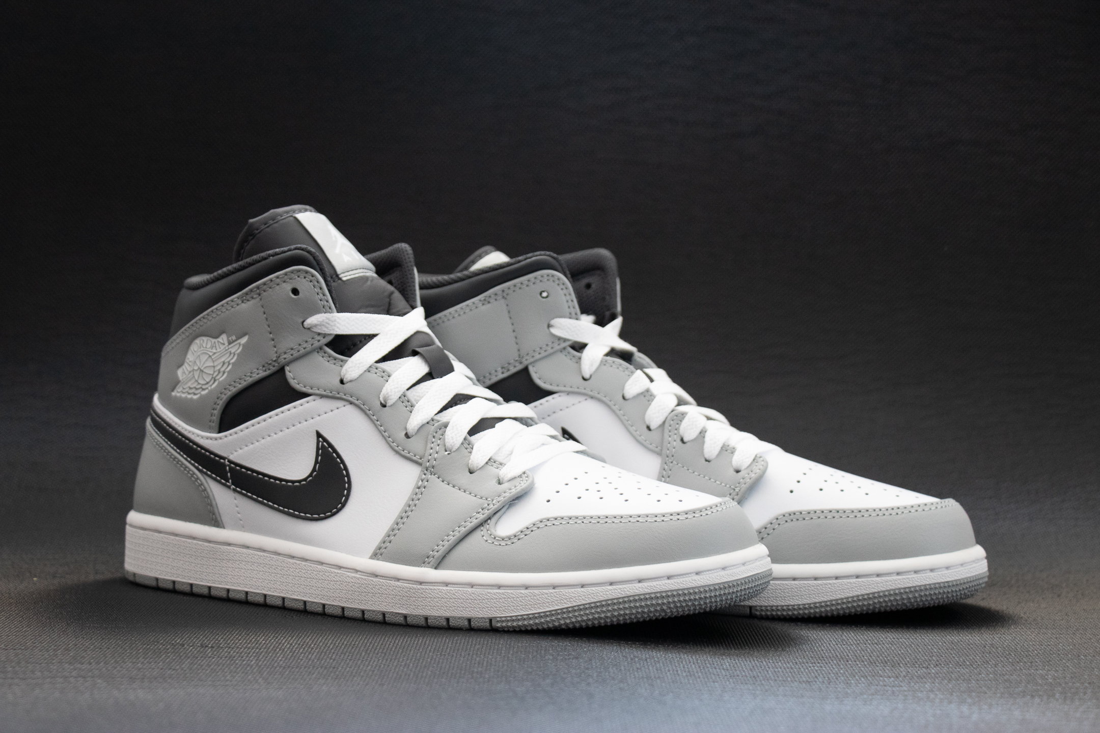 jordan 1 mid light smoke