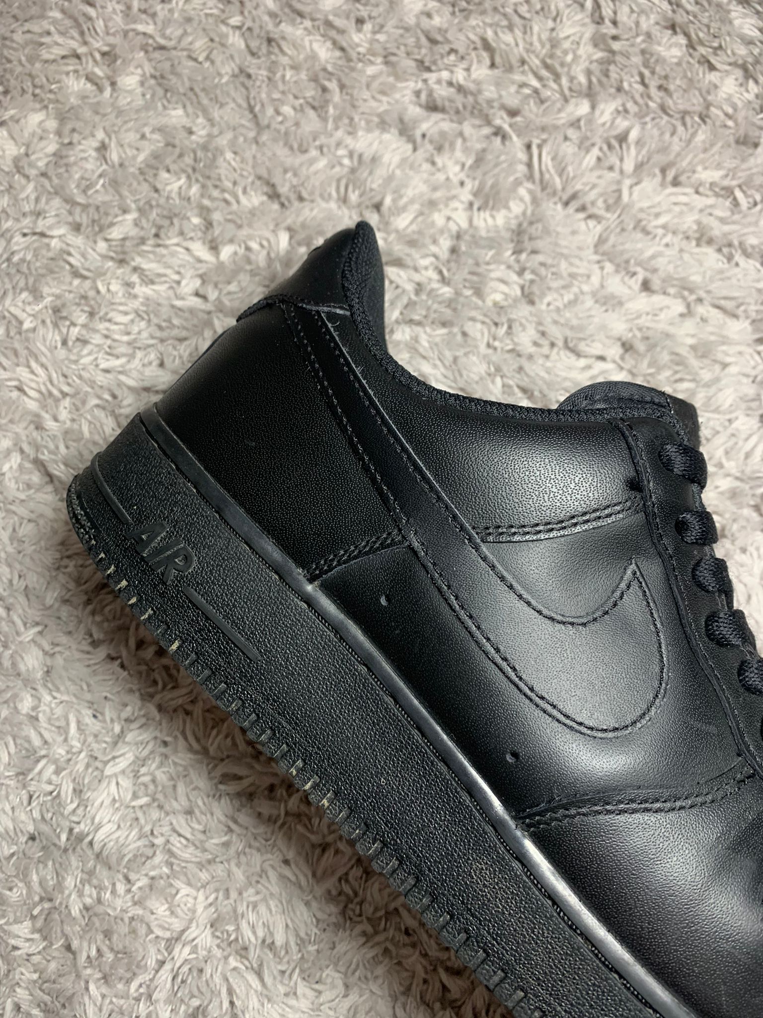 nike air force one triple black