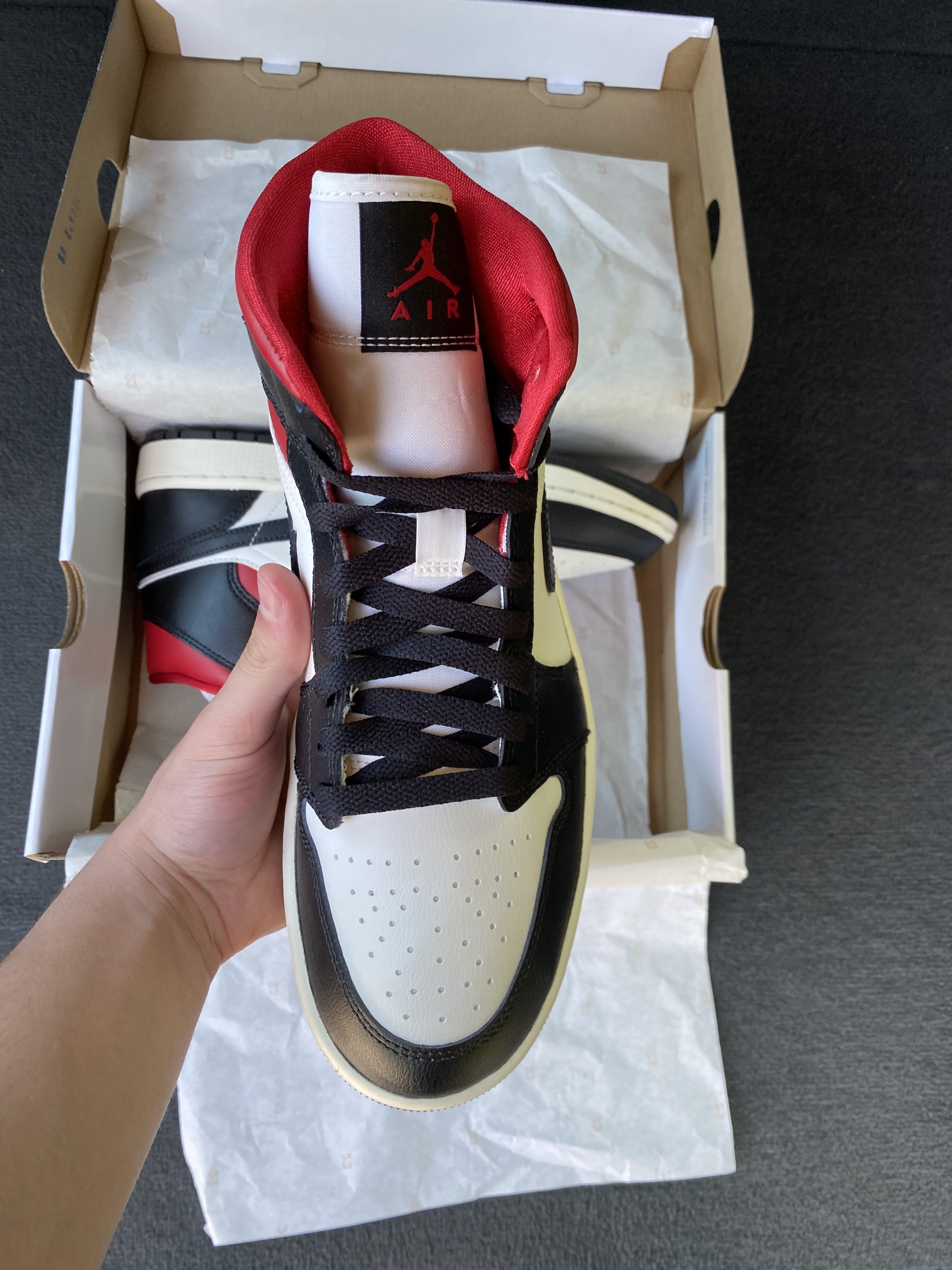 aj1 gym red mid