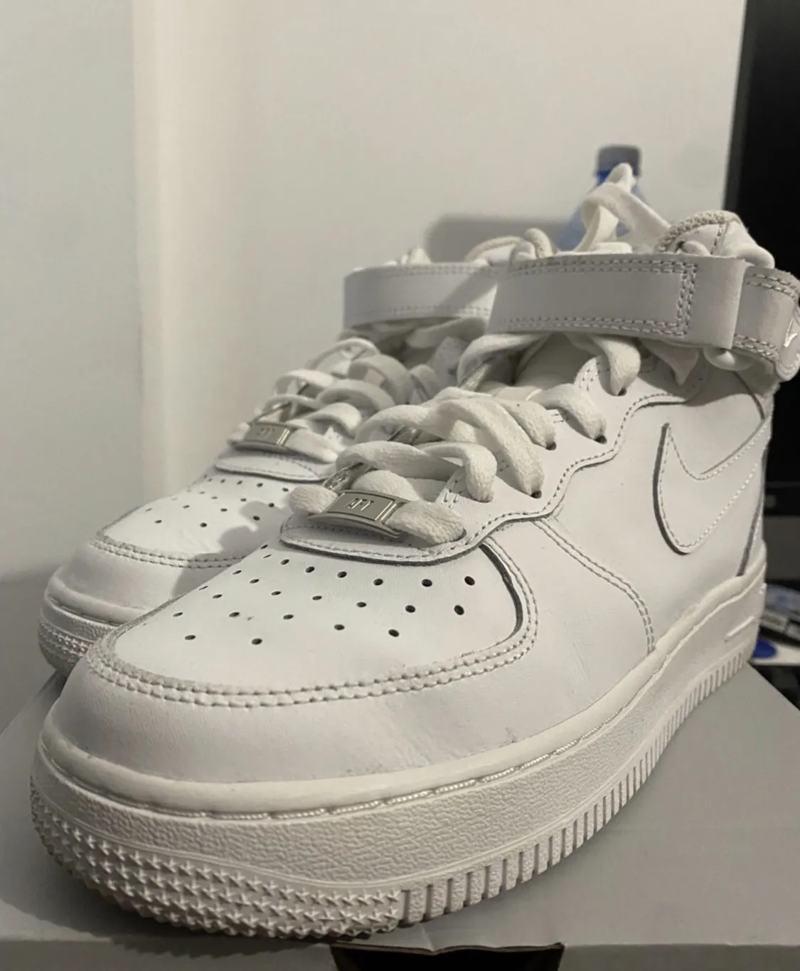 c2h4 nike air force 1 mid