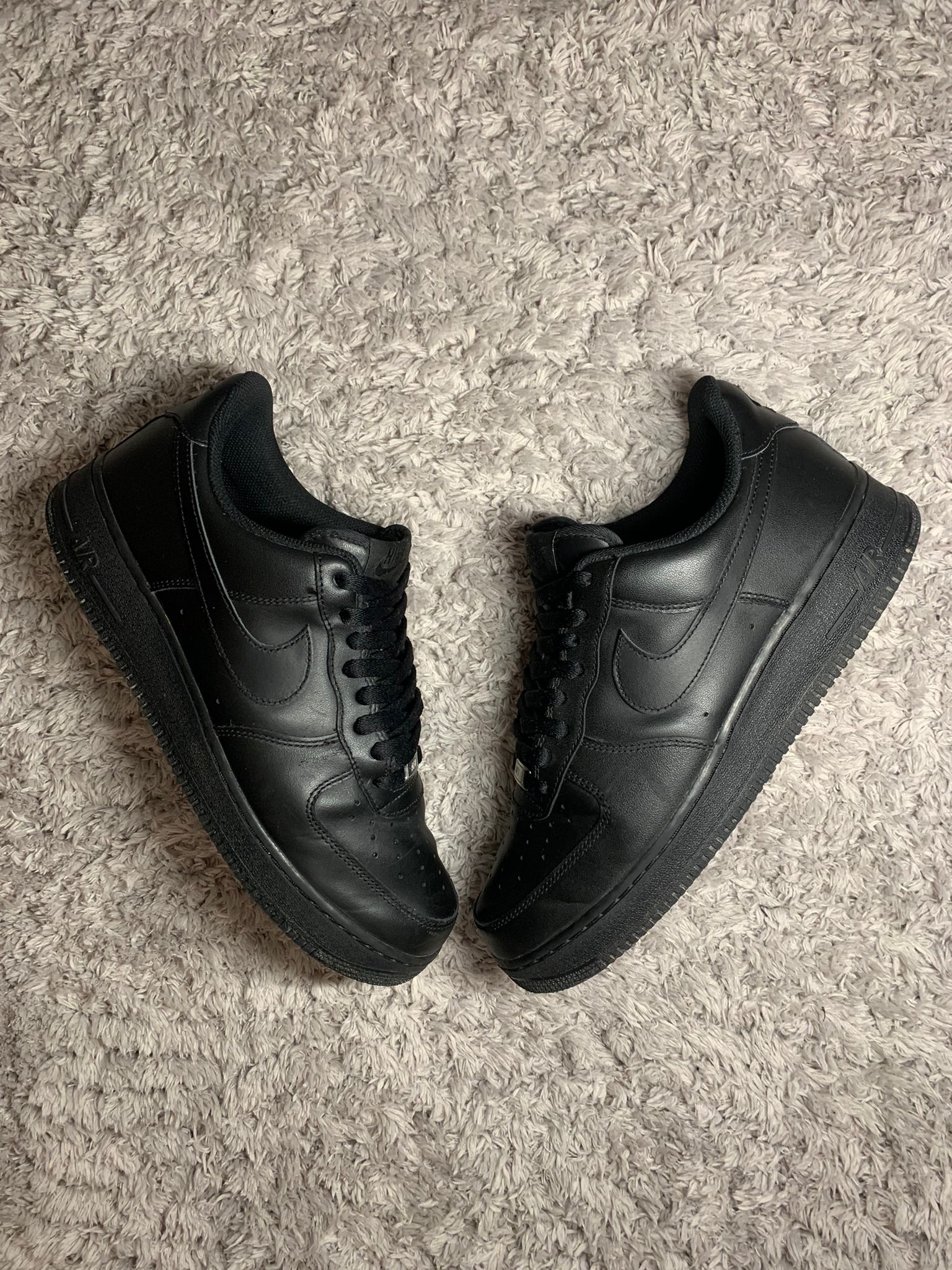 nike air force one triple black