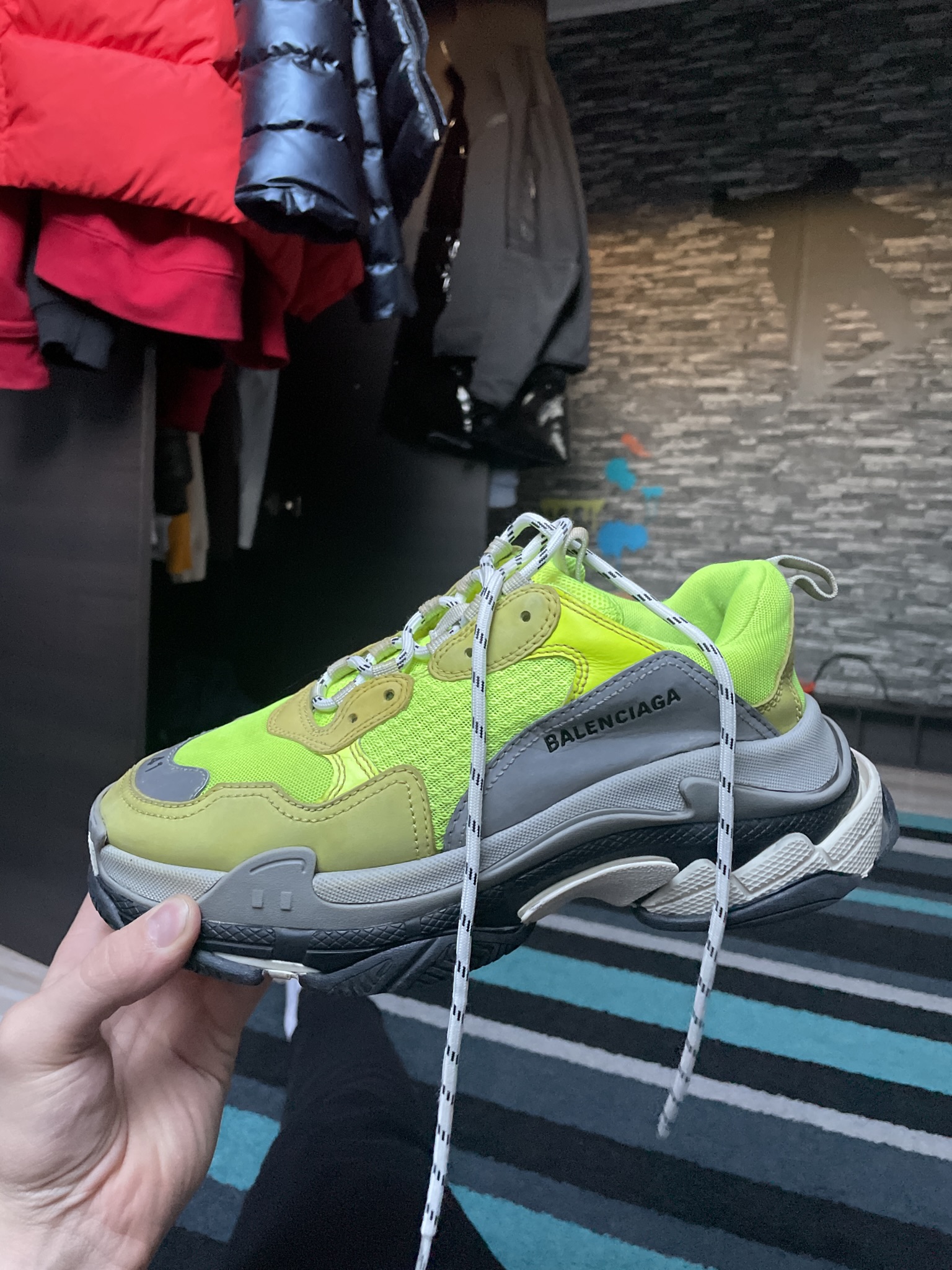 balenciaga triple s neon