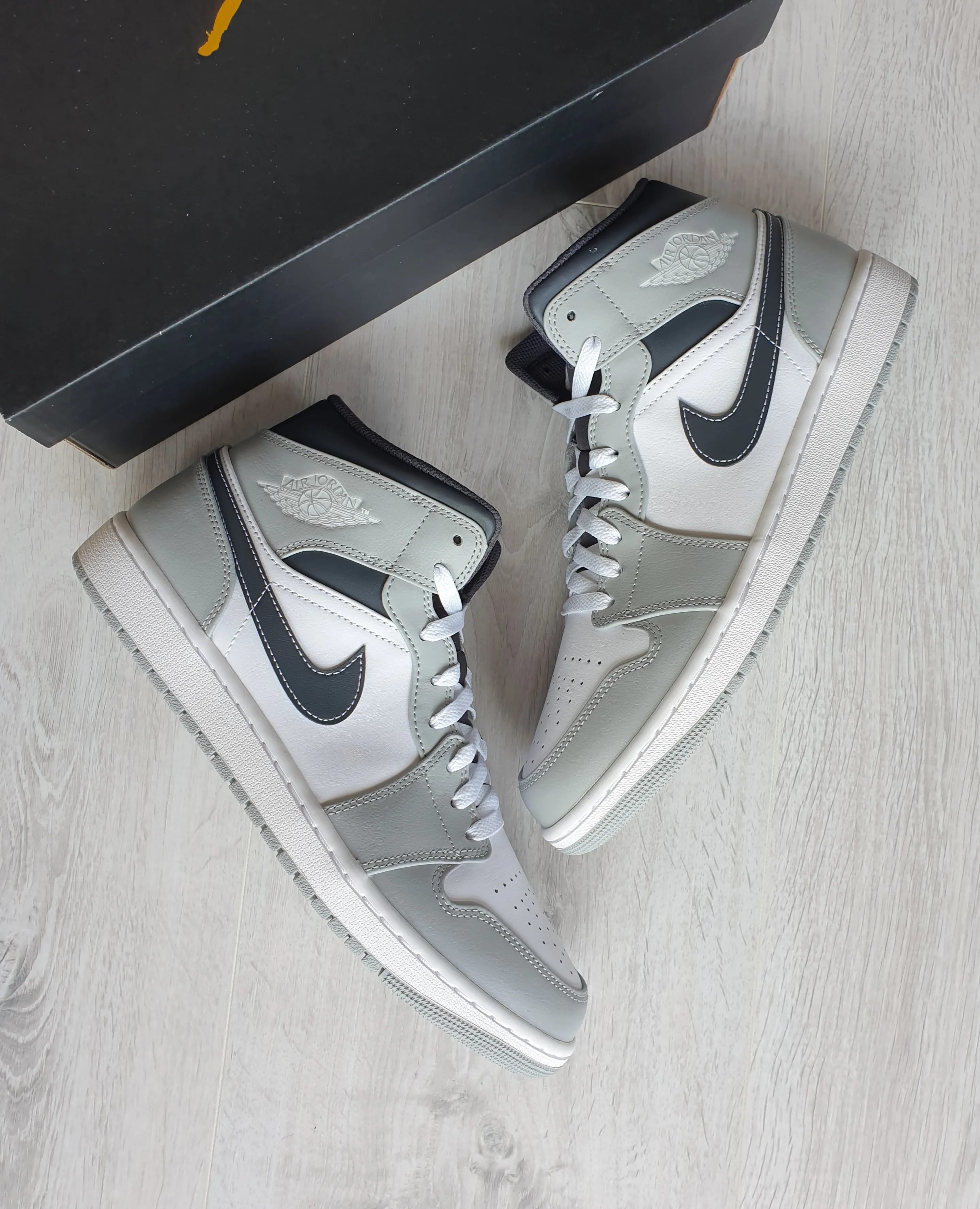 jordan i mid smoke grey