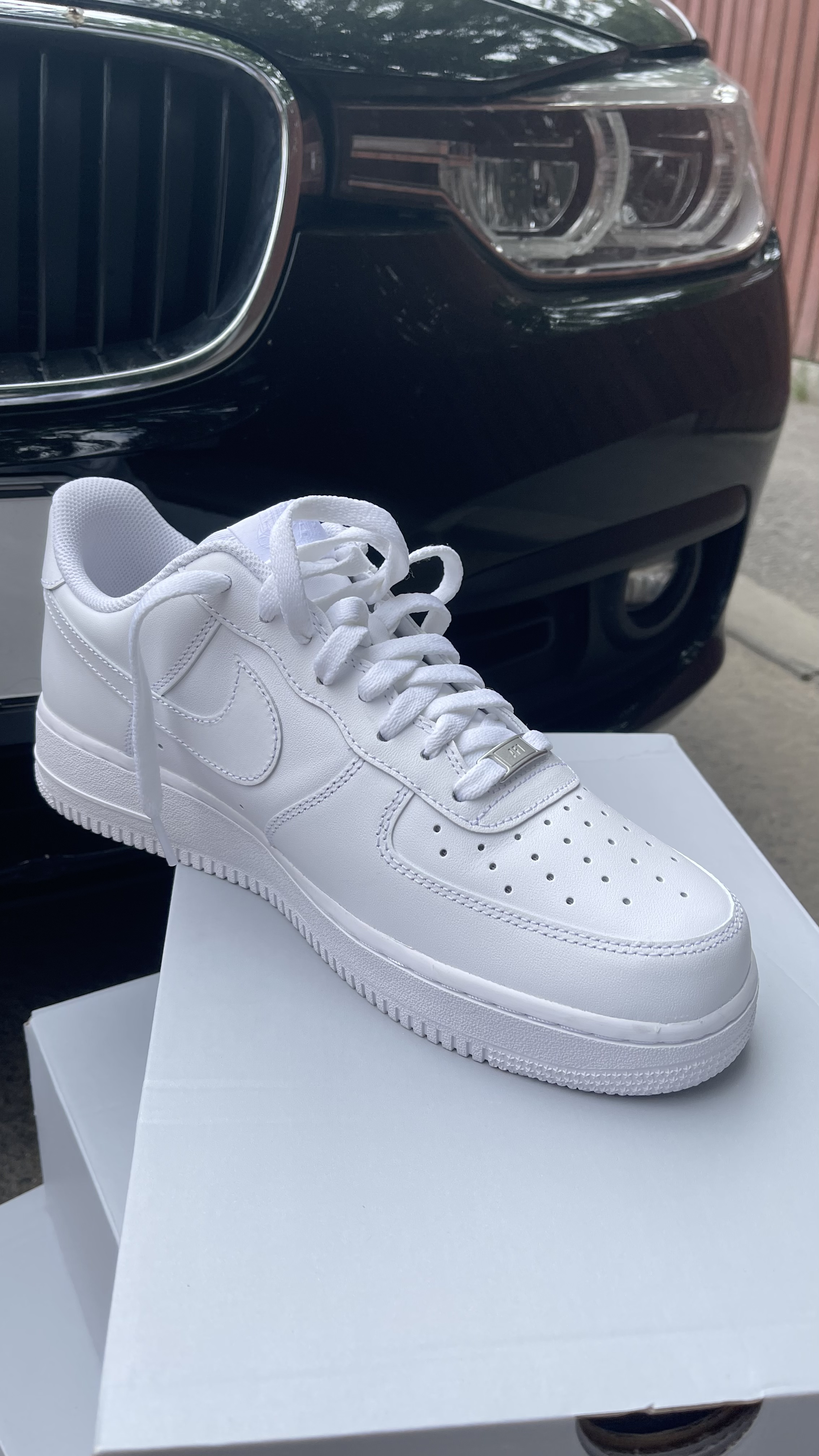 nike air force 1 low triple white